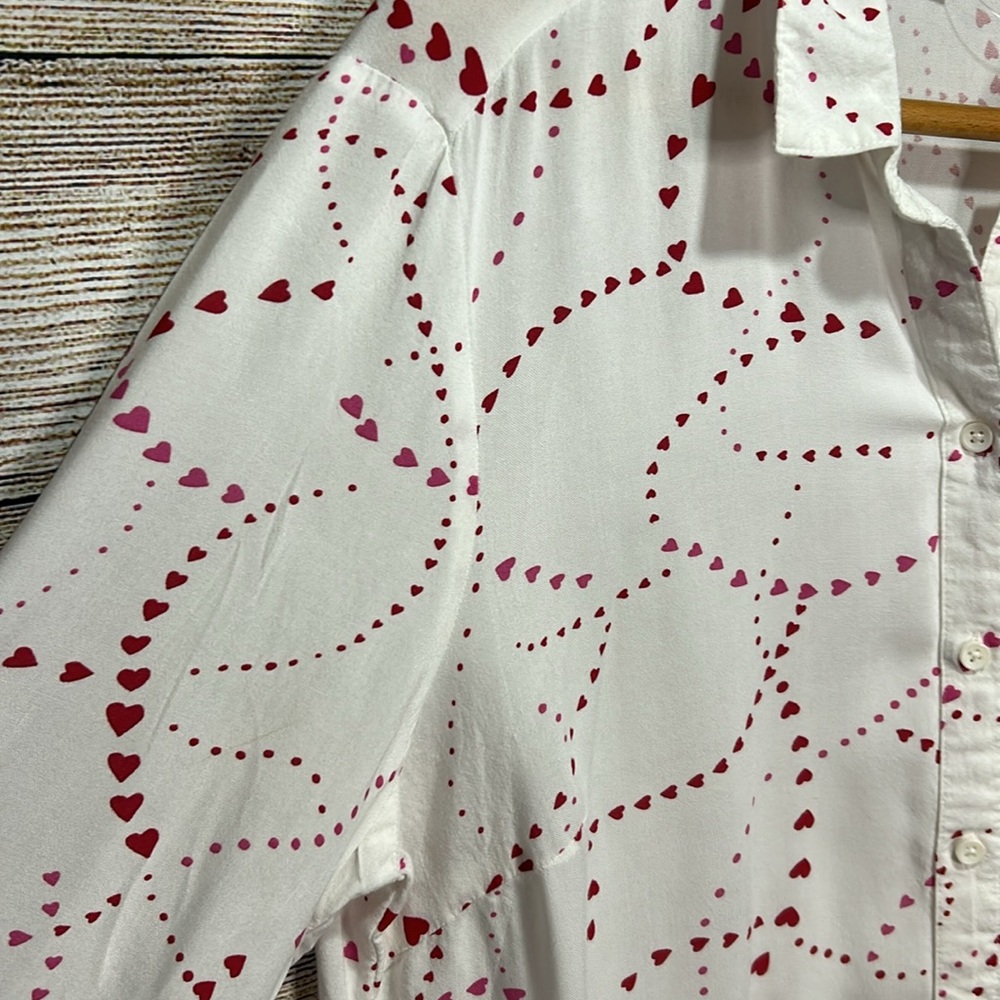 Women's White and Red Button Down Shirt - Picture 6 of 7